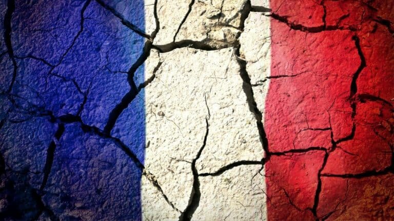 Drapeau français craquelé